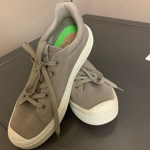 Cariuma Sand Knit Shoes